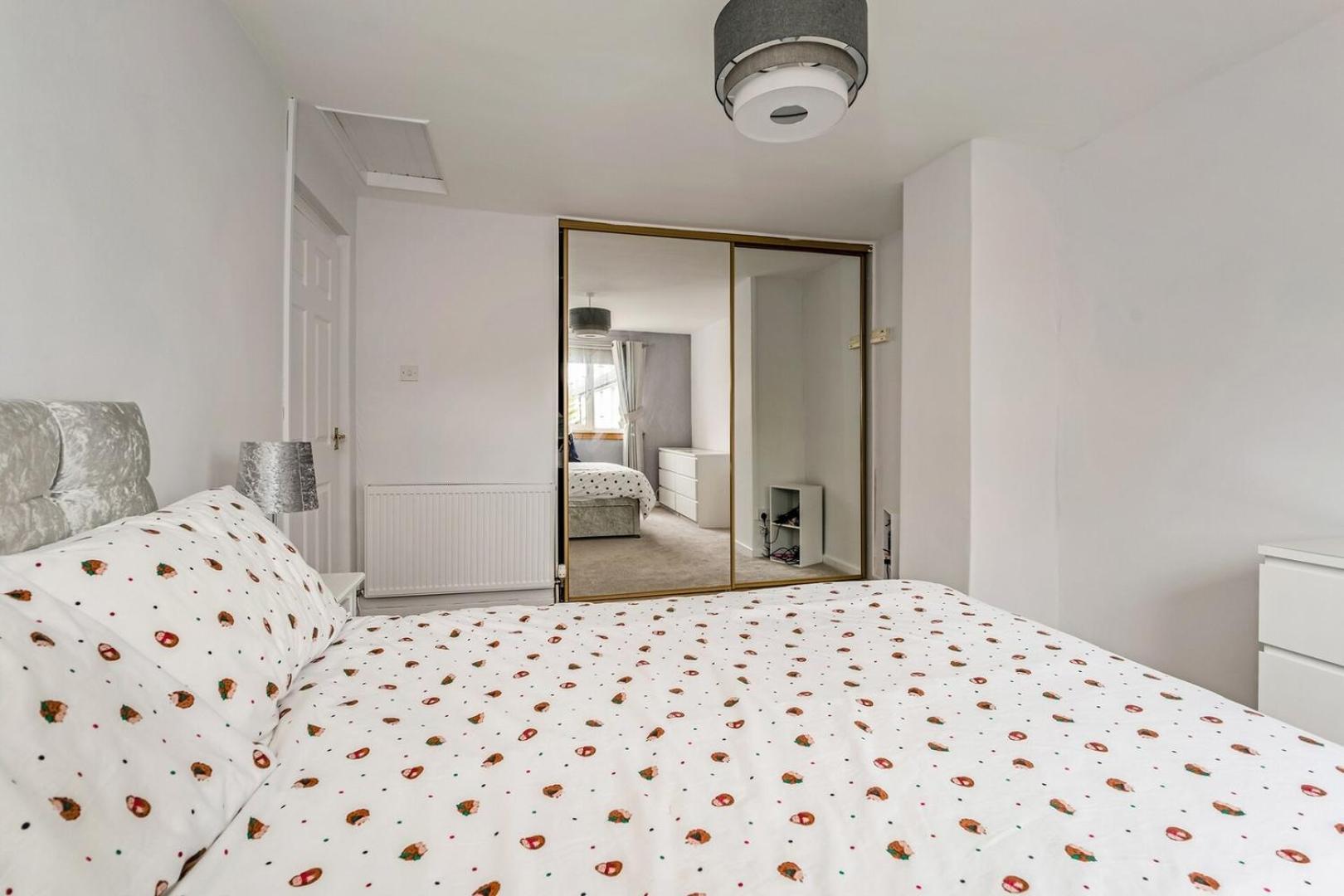 Centrally Situated 1 Bedroom House In Cumbernauld Bagian luar foto