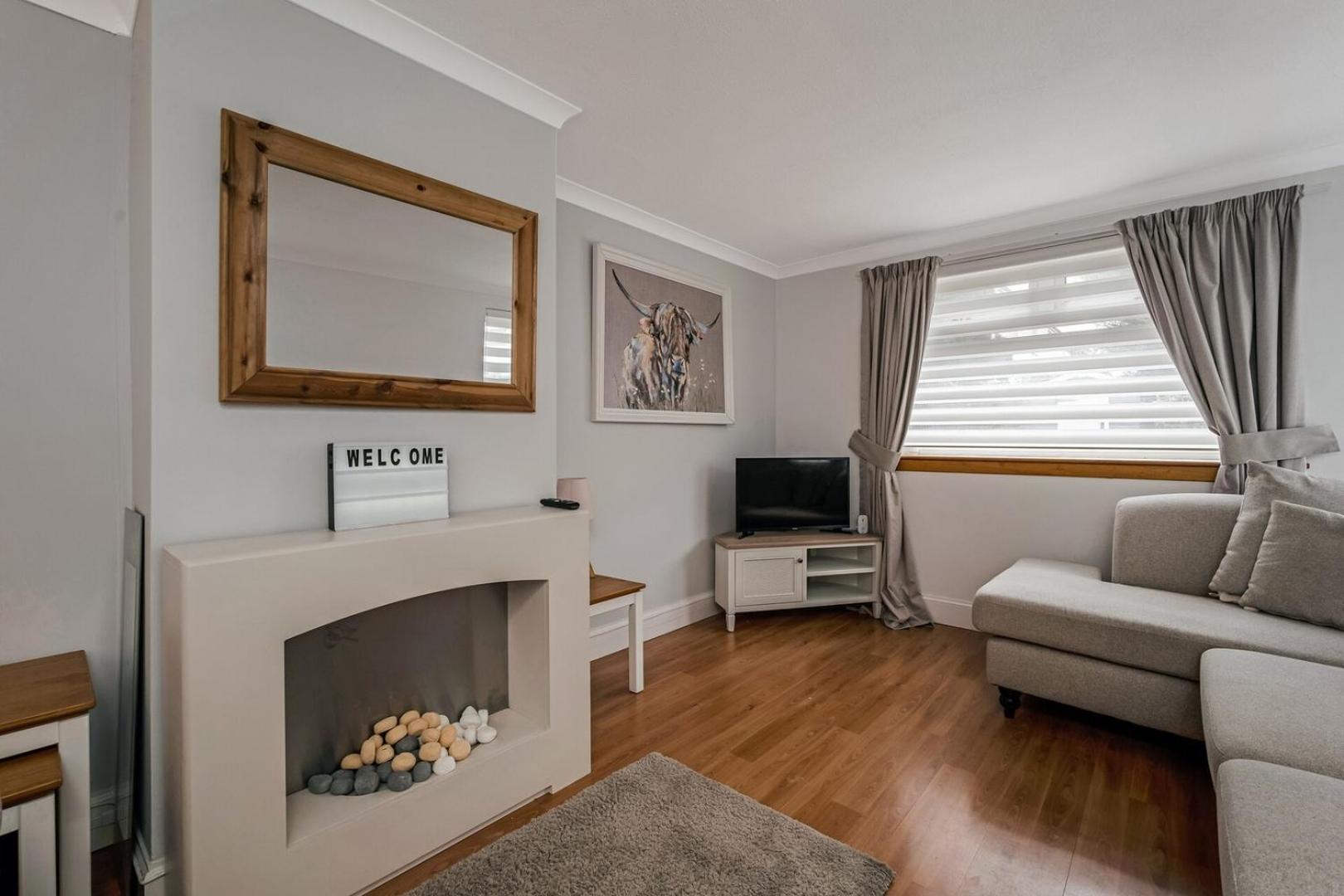 Centrally Situated 1 Bedroom House In Cumbernauld Bagian luar foto