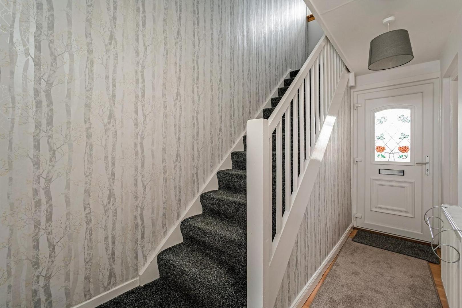 Centrally Situated 1 Bedroom House In Cumbernauld Bagian luar foto
